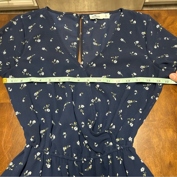 Hollister Floral Navy Blue Romper Size S - Picture 10 of 16